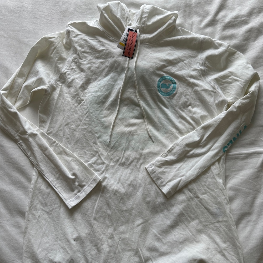 Vineyard Vines Cream Hoodie with Black Tag